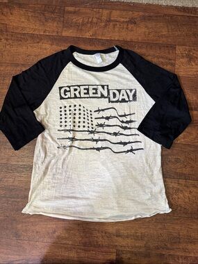 Women's Black & Cream Green Day Shirt - Band Graphic Medium 3/4 sleeve Tee